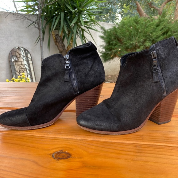 Rag and Bone Black Suede Margot Zippered Heeled Botties Made in Italy Size 39 - Picture 2 of 16